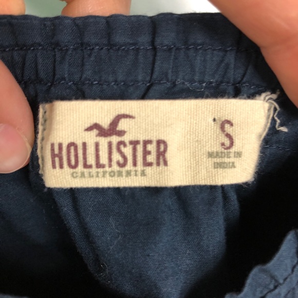 🛍Closet Clear Out🛍 Hollister lace tank D135 - Picture 2 of 4